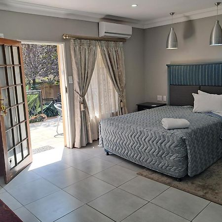 Constantia Manor Guest House Претория Экстерьер фото