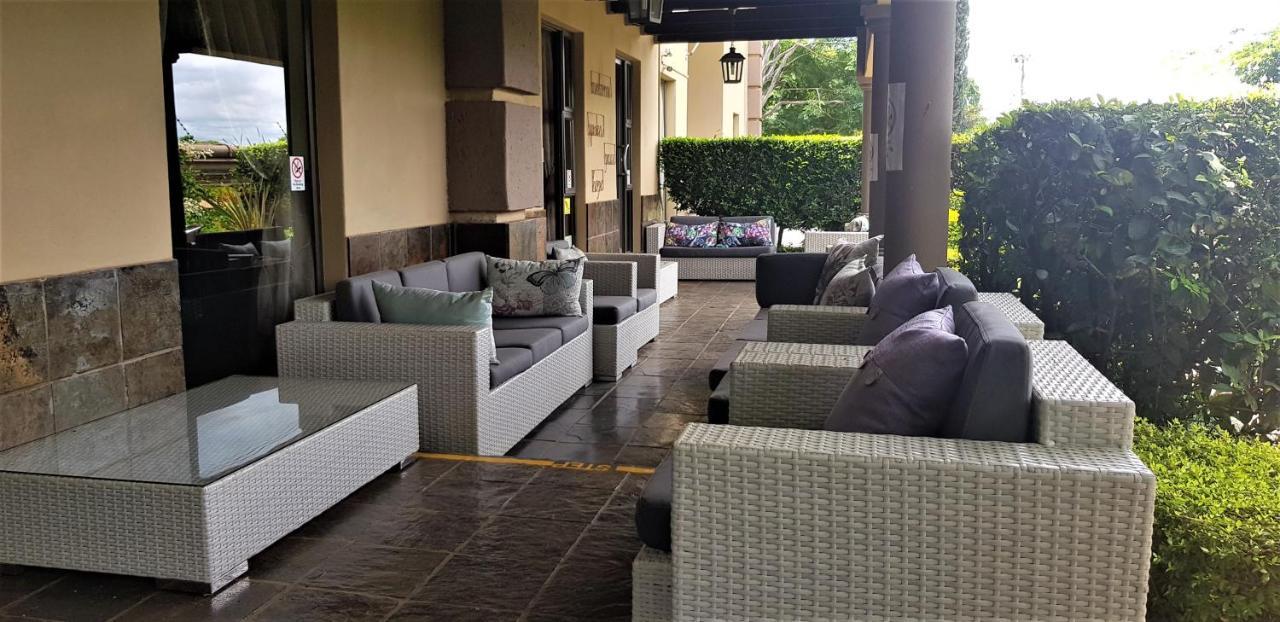 Constantia Manor Guest House Претория Экстерьер фото