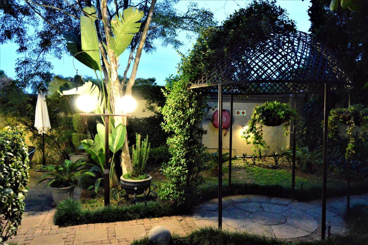 Constantia Manor Guest House Претория Экстерьер фото
